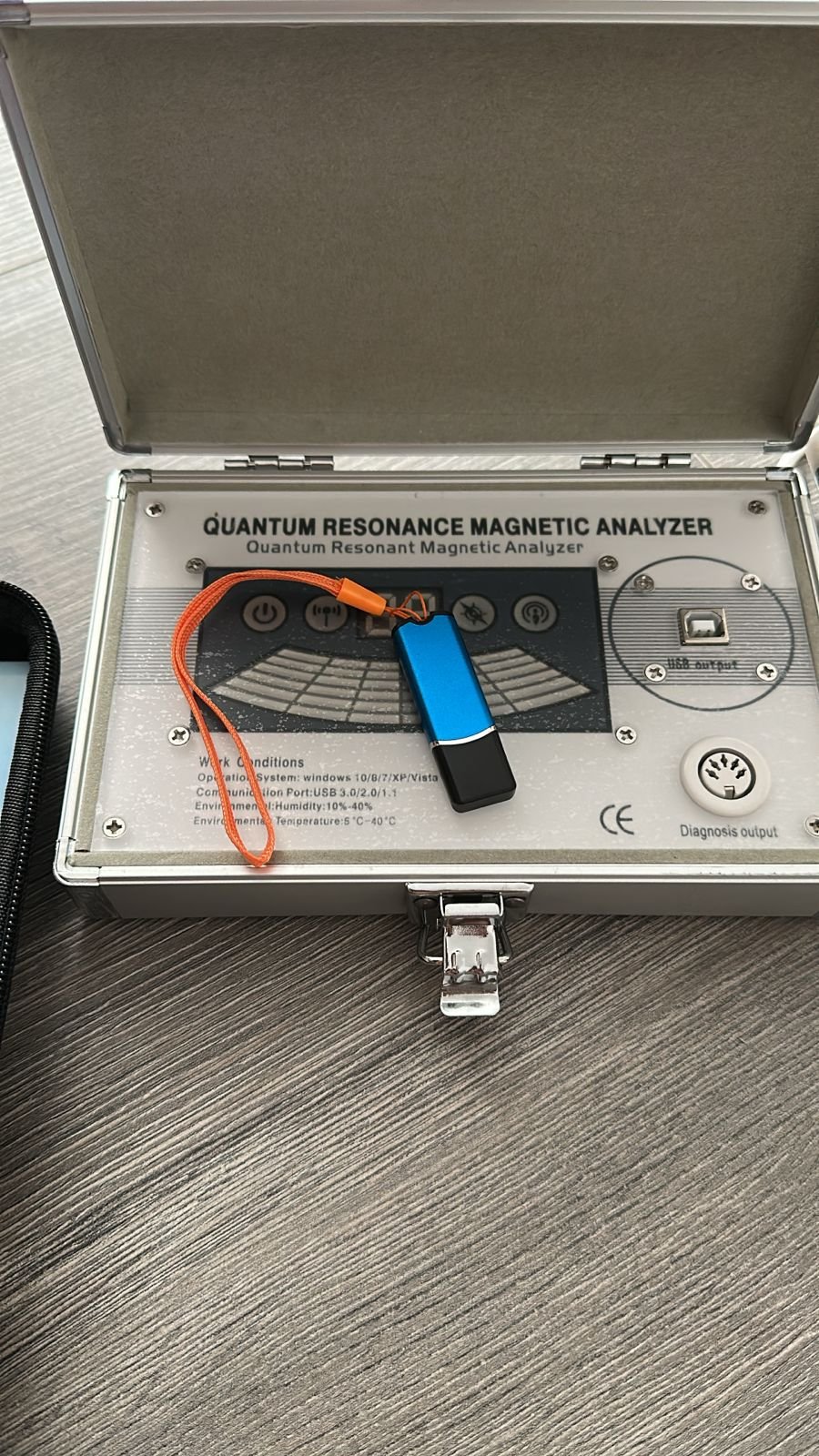 quantum resonance magnetic analyzer