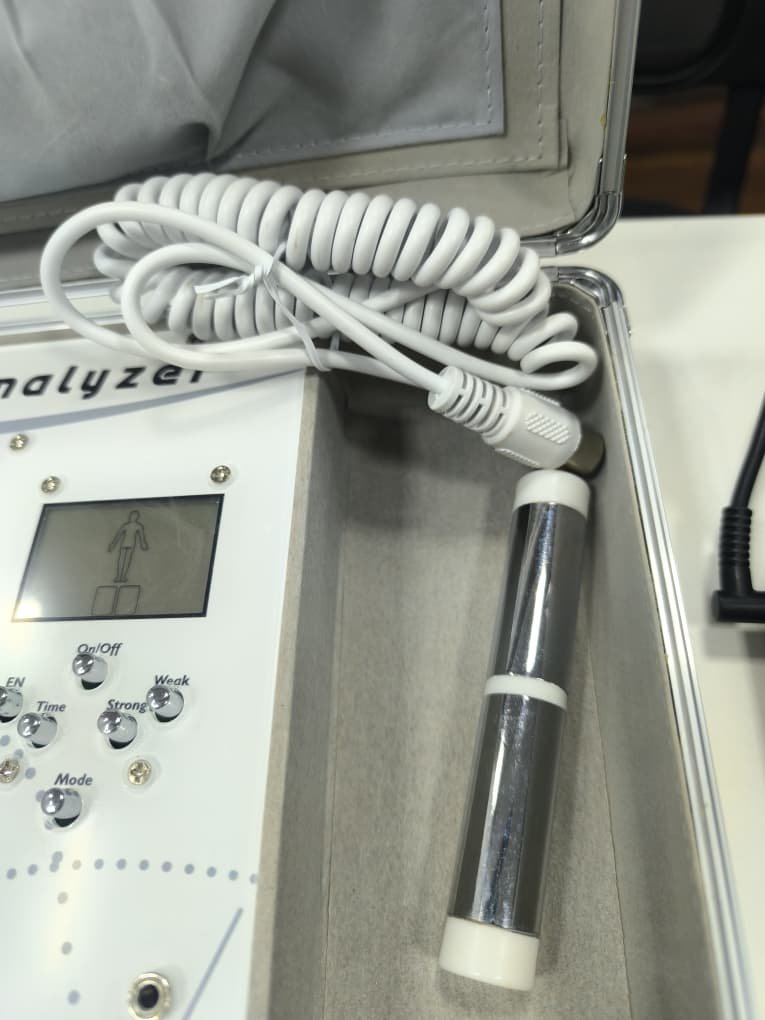 quantum resonance magnetic analyzer